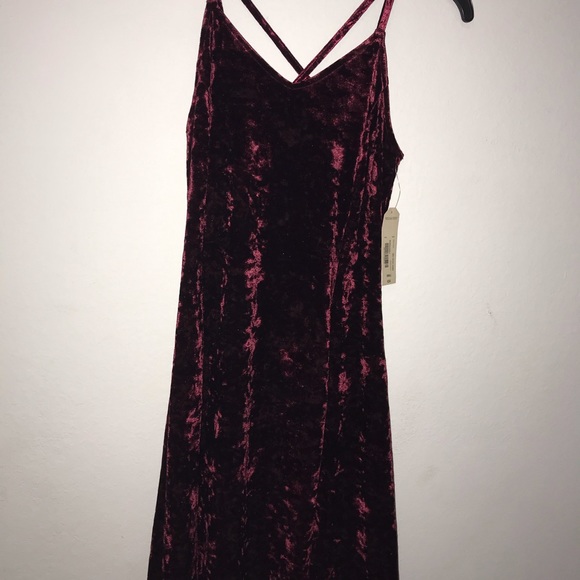 Arizona Jean Company Dresses & Skirts - NEW WITH TAGS Burgundy velvet dress size S